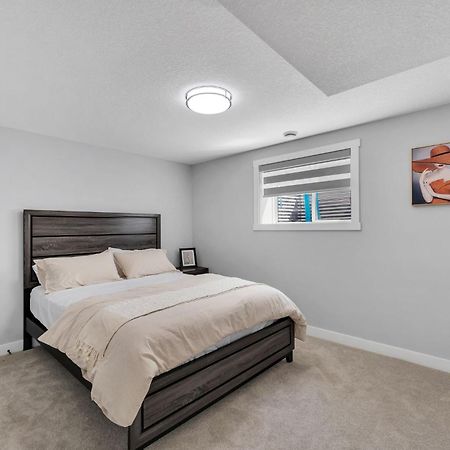 2 Bedroom Cozy Basement Secondary Suite YYC Esterno foto