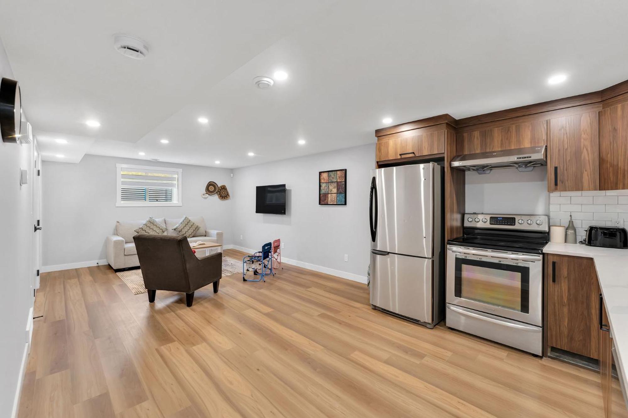 2 Bedroom Cozy Basement Secondary Suite YYC Esterno foto